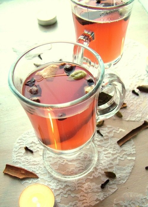 Глинтвейн в бокалах