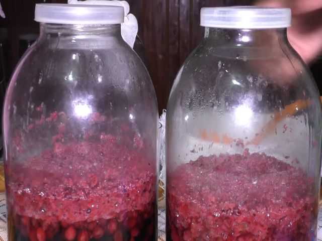 вынимаем мякоть из банок