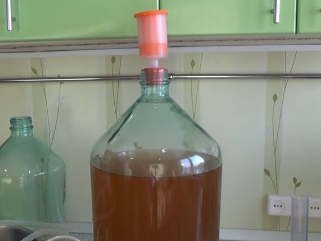 вино в бутылках