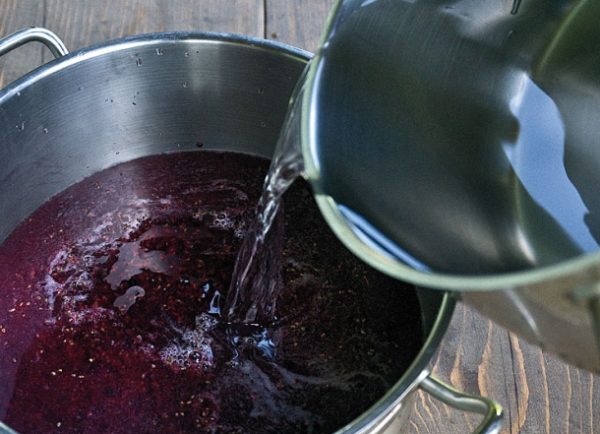 добавьте воды