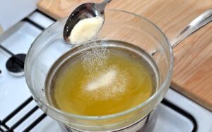 Добавление желатина в воду