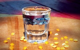 Быстрая брага для самогона – 2 рецепта из сахара и гороха