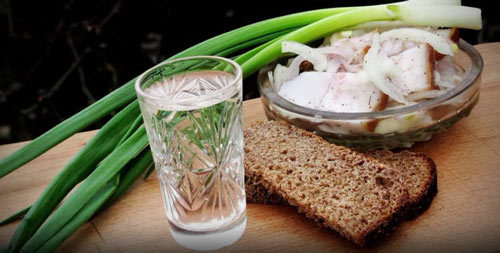 Как правильно вносить сахар в брагу из фруктов