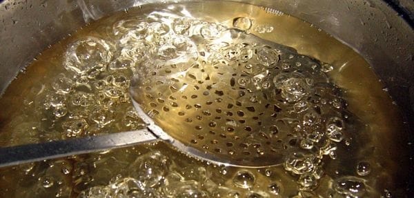 варим сахар с водой